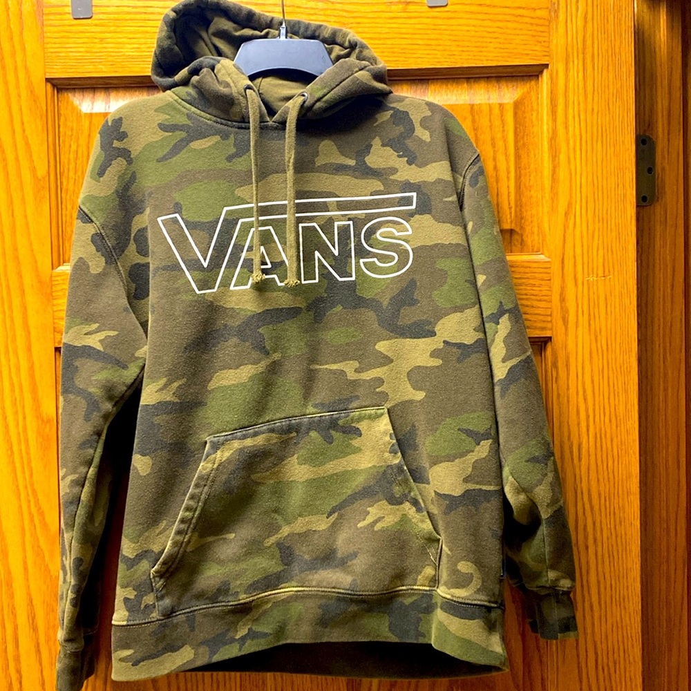 Camo vans, hooded sweatshirt, size large